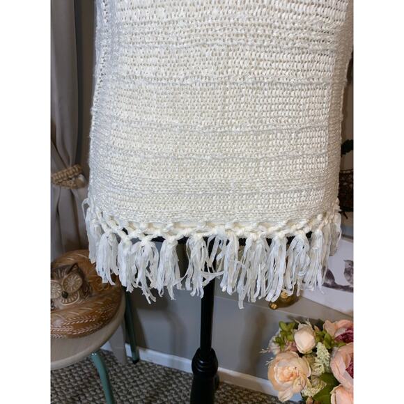 Lilly Pulitzer Small White/Cream GUC Crochet Style Knit Fringe Sleeveless Top - Picture 10 of 12